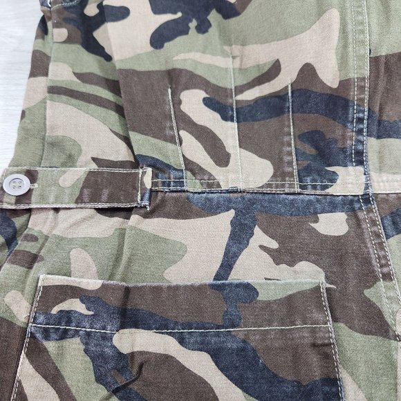 Miou Muse Green Camo Button Up Sleeveless Romper - Picture 12 of 14